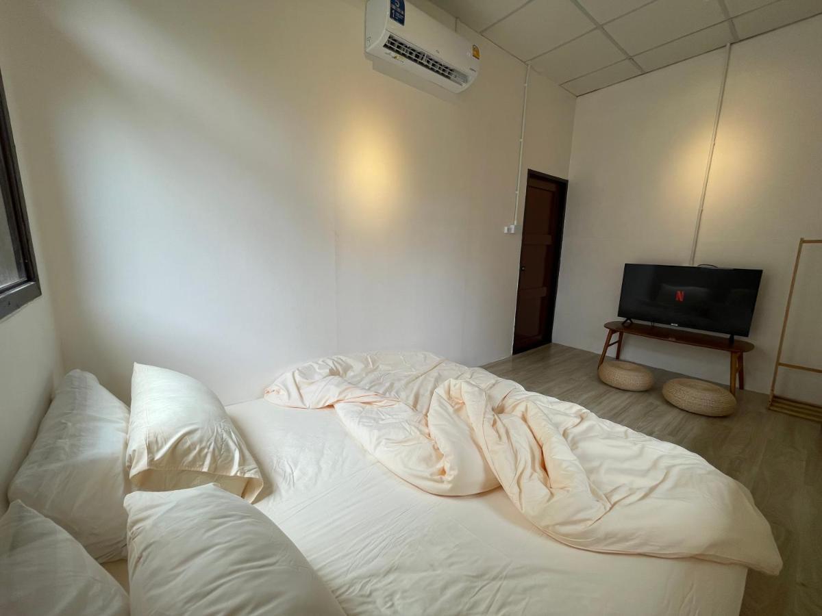 Albergue The Ordinary 8 Surat Thani Exterior foto